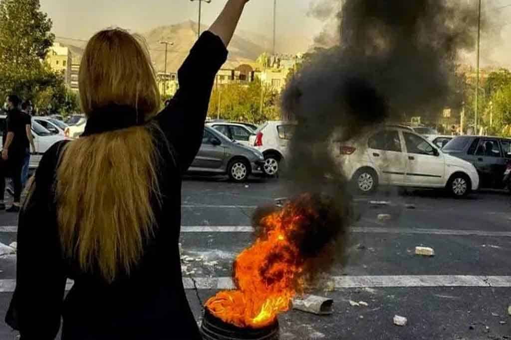 Iran female protesters