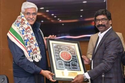 Gajendra Singh Shekhawat met Hemant Soren