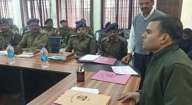 सिमडेगा एसपी ने मासिक क्राइम गोष्टी का किया आयोजन, दिये कई
