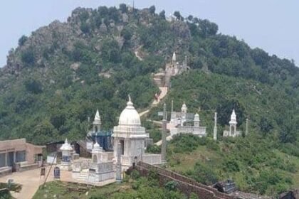 सम्मेद शिखरजी मामले पर केंद्र का बड़ा फैसला, टूरिज्म गतिविधियों पर लगाई तत्काल रोक