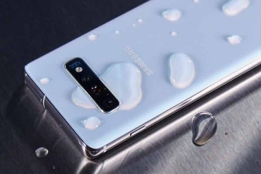 Samsung's waterproof smartphone