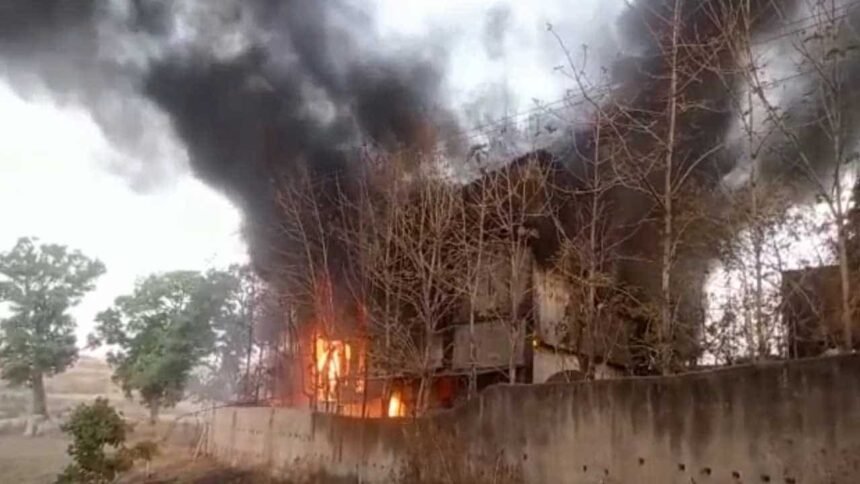 Fire broke out in a water tank factory