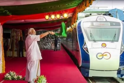PM Modi flags off Vande Bharat train