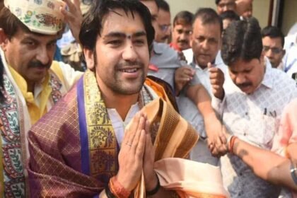 Dhirendra Shastri (5)