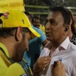 Sunil Gavaskar took Dhoni's autograph