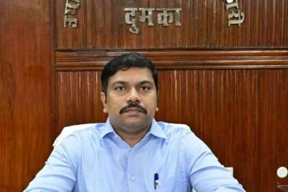 Dumka's new DC A Dodde took charge