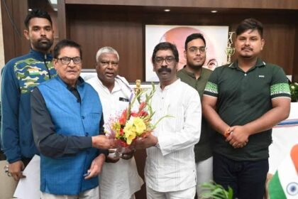 Hemant Soren met Delegation of Jharkhand State Kick Boxing Association