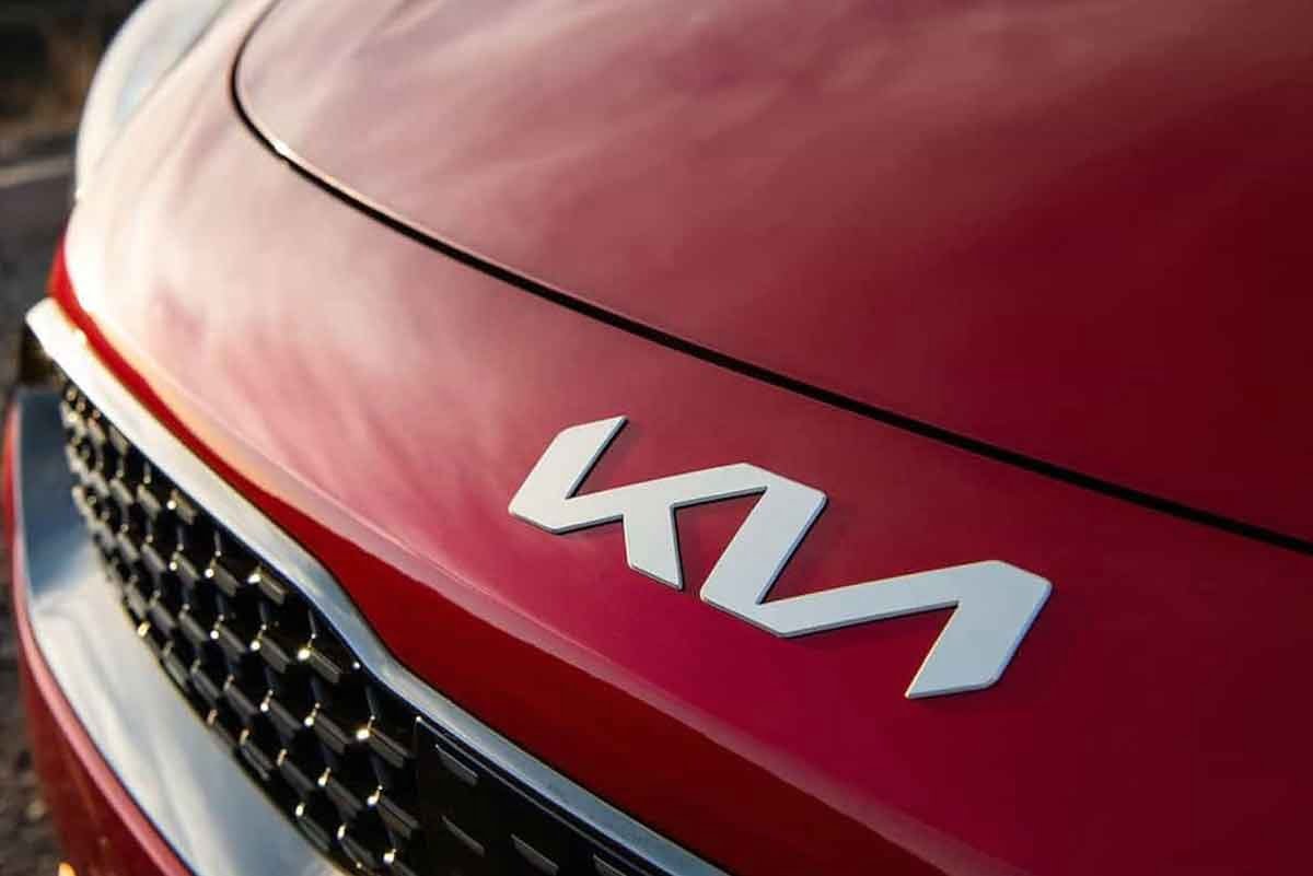 KIA India Offer has brought such a huge discount offer on KIA Seltos. Heavy discounts of up to Rs 85,000 on this SUV at some of the company's dealerships