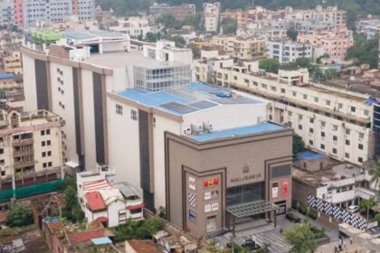 Mall of Ranchi is built in 2.5 lakh square feet. This mall was inaugurated on Saturday in front of Akashvani in Ratu Road