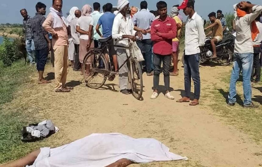 Palamu Dead body of youth found from canal , fear of murder