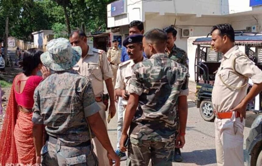 Palamu Miscreants looted ₹1,10,000 from a woman