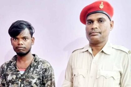 Palamu Youth caught with loaded desi katta