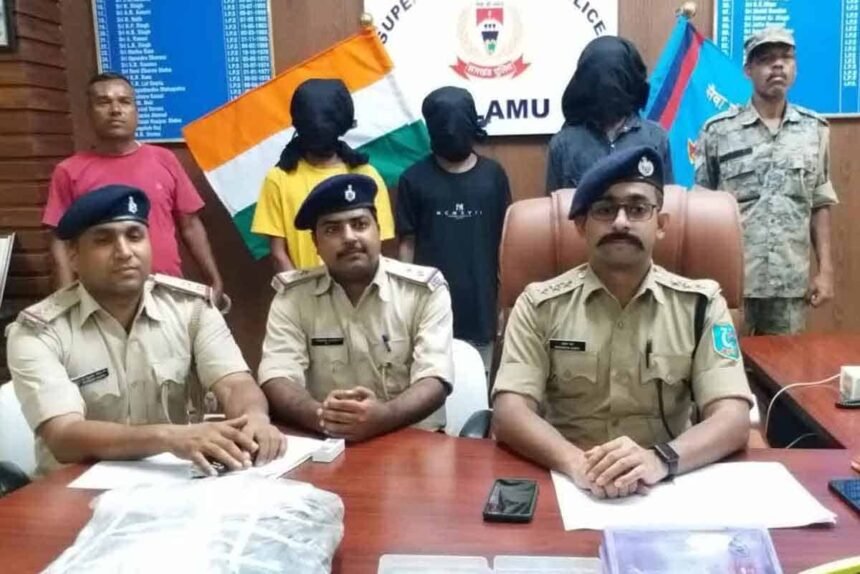 PalamuThree arrested in robbery case