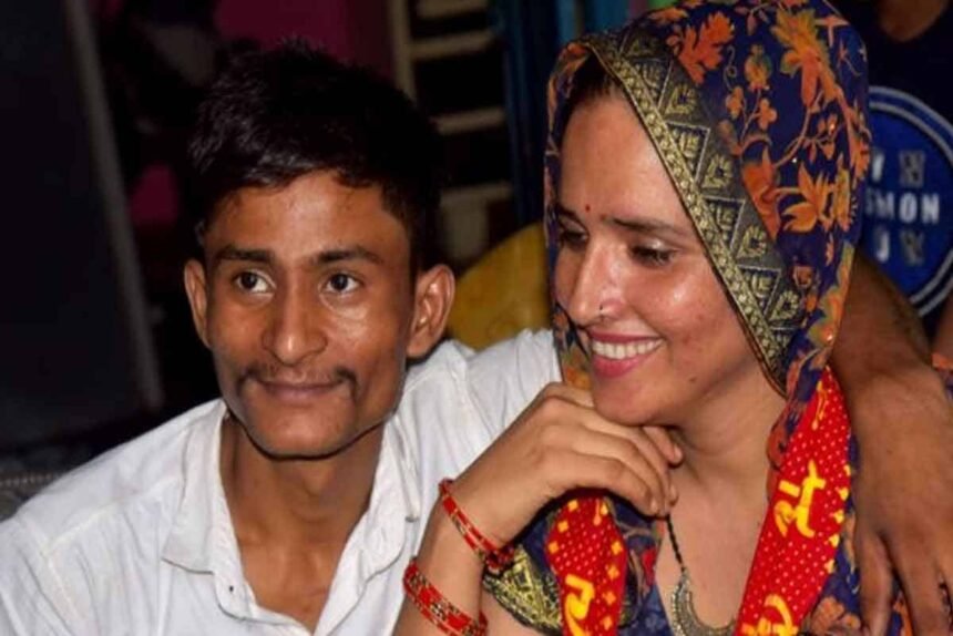 Seema who fled from Pakistan Police trying to trace the family horoscope