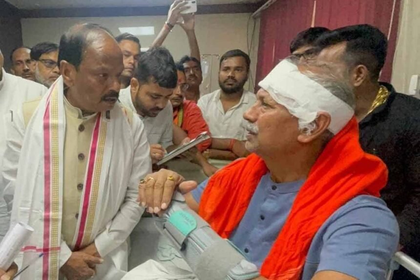 Bihar Ranchi Patna BJP Raghubar Das Nitish Kumar lathicharge Janardan Singh Sigriwal BJP's four-member team reached Patna to investigate lathicharge, Raghubar Das also...