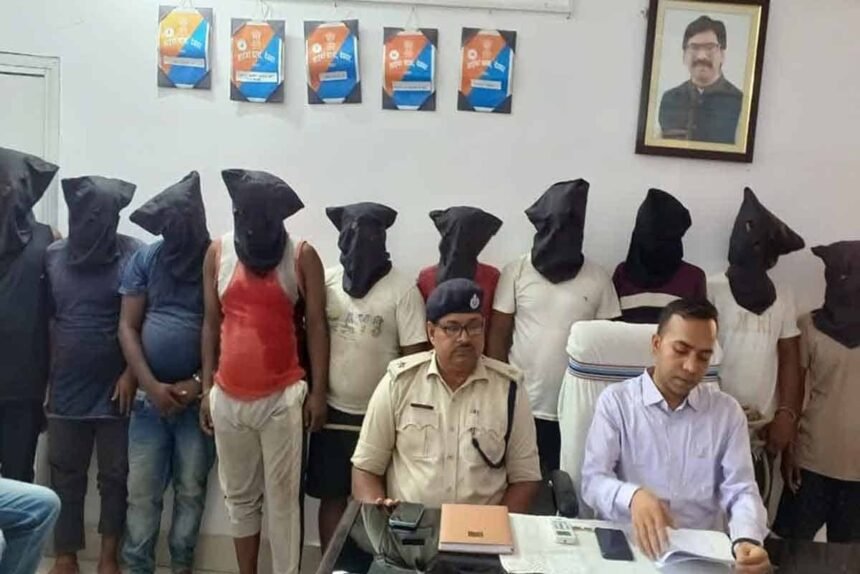 deoghar-police-big-success-on-cybercrime-10-cyber-criminals-arrested