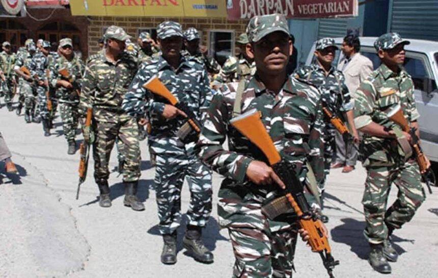 latehar-police-took-out-flag-march-for-peace-in-muharram