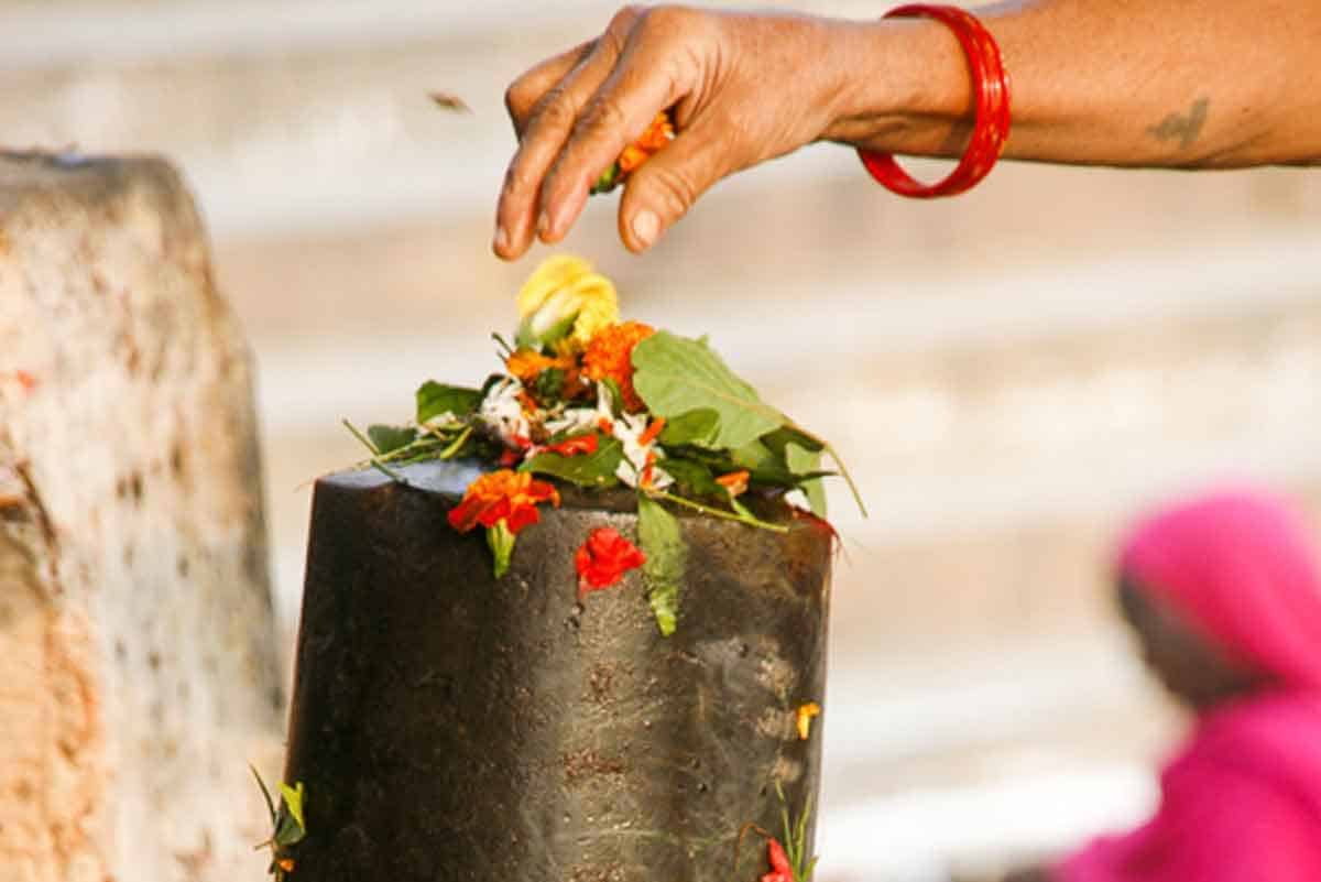 ranchi news bariatu Shivling being found near Tagore Hill