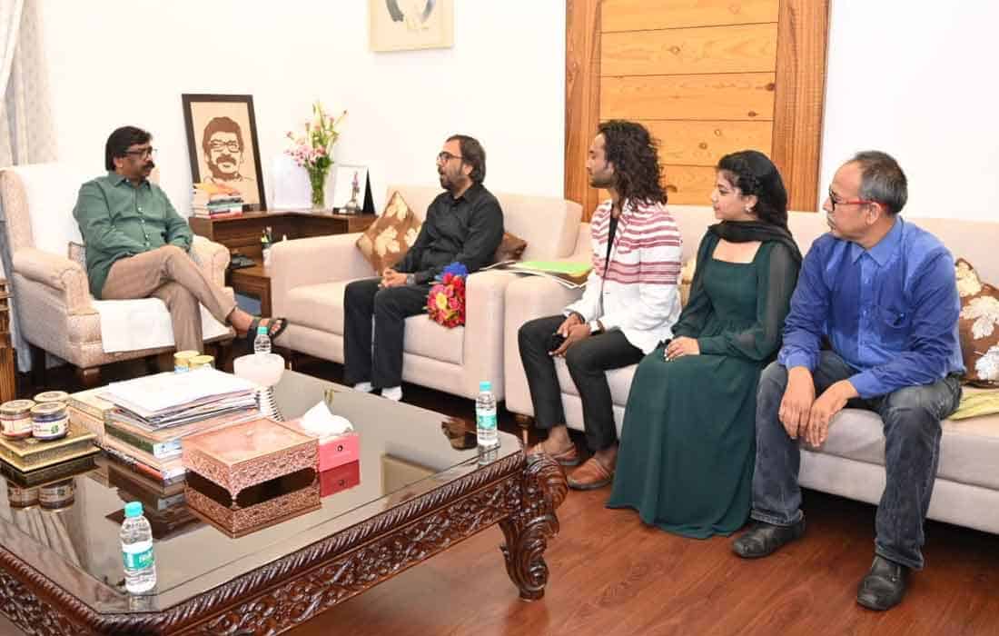 ranchi-team-of-nagpuri-film-nasoor-met-hemant-soren