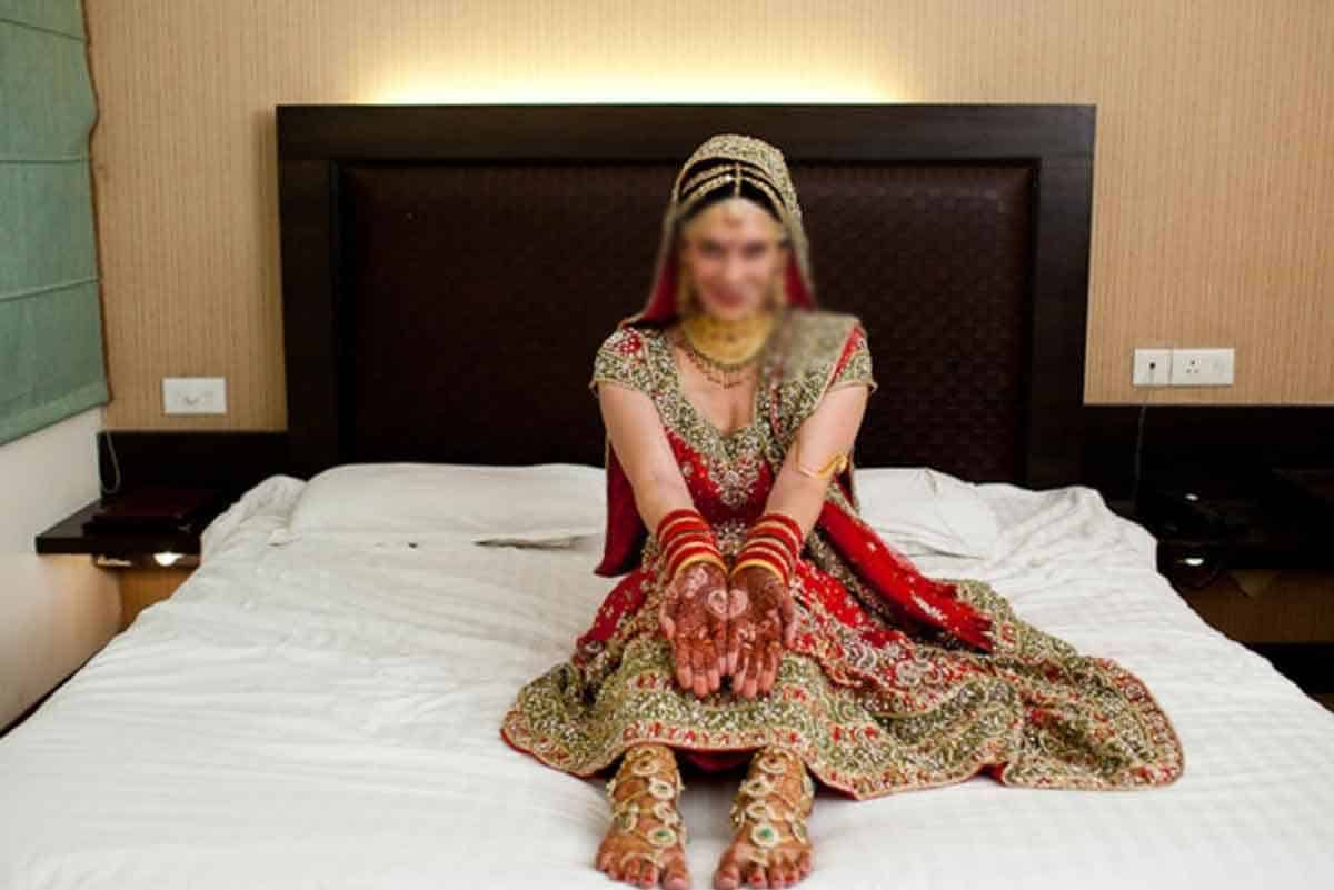 the-vicious-bride-used-the-excuse-of-period-to-do-such-a-thing-that-the-groom-kept-banging-his-head