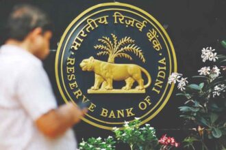Reserve Bank of India Instructions Banks should get customers to sign the locker agreement.