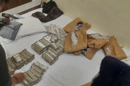 93 lakhs found in Hotel Room