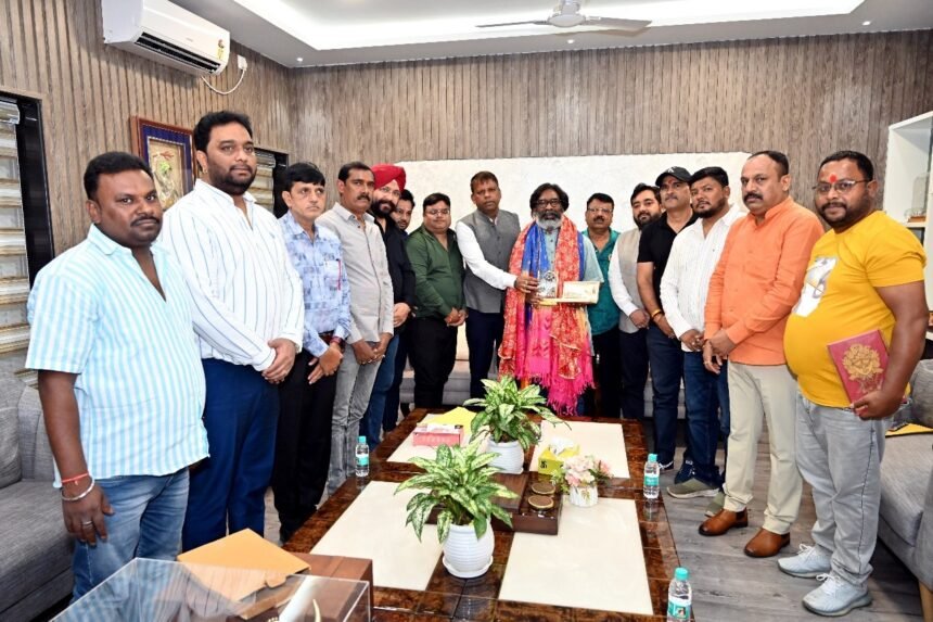 Durga Puja Committee met Hemant Soren