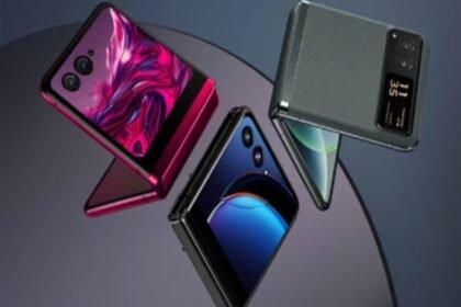 Foldable smartphone