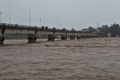Koel River)