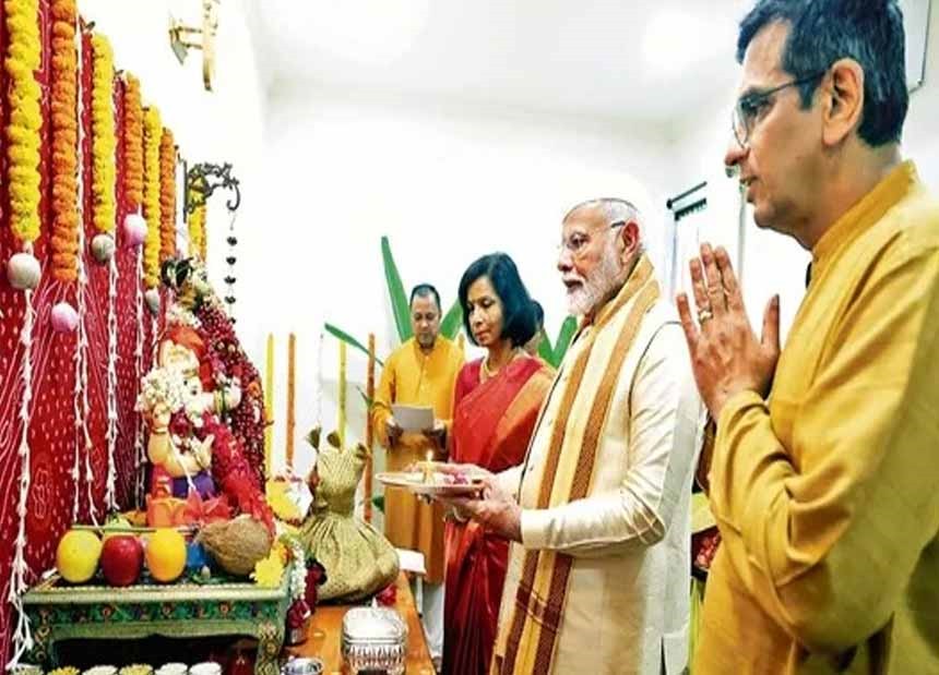 PM Modi At CJI House