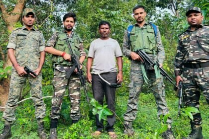 Big success for police before assembly elections! Five arrested including Naxalite Ranth Uraon involved in killing of 17 policemen