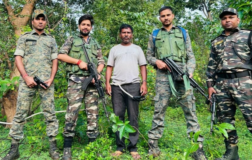 Big success for police before assembly elections! Five arrested including Naxalite Ranth Uraon involved in killing of 17 policemen