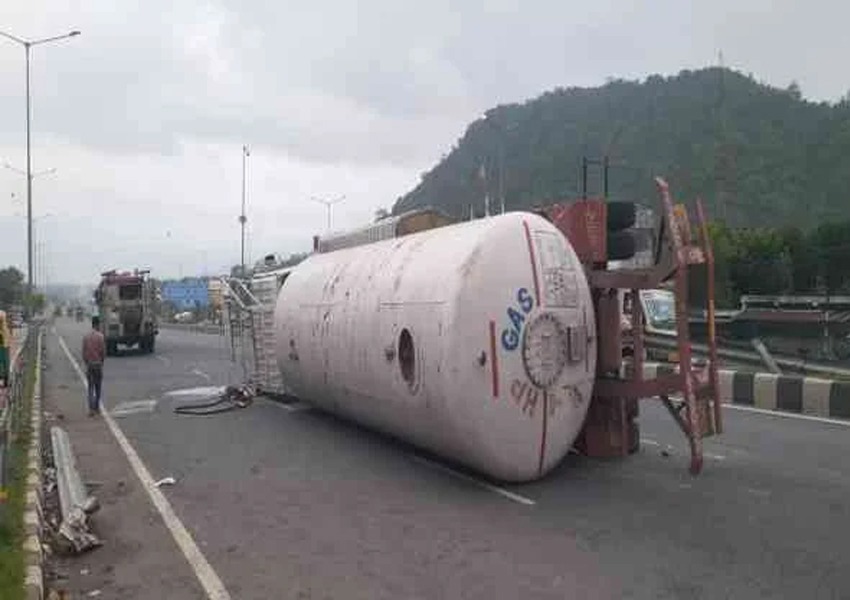 Gas Tanker Overturns