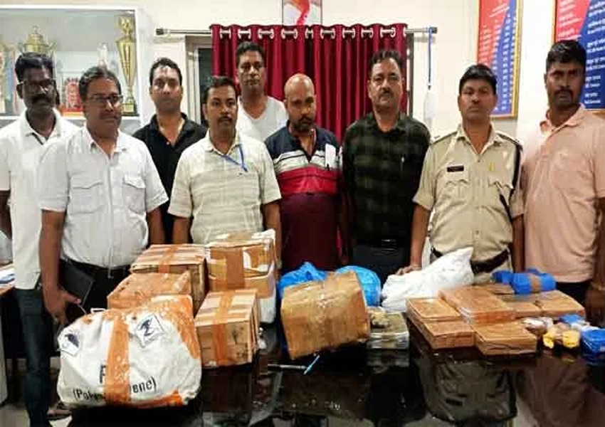 Jewelery Recovered from Tatanagar railway Station