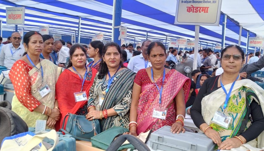 Koderma Polling parties