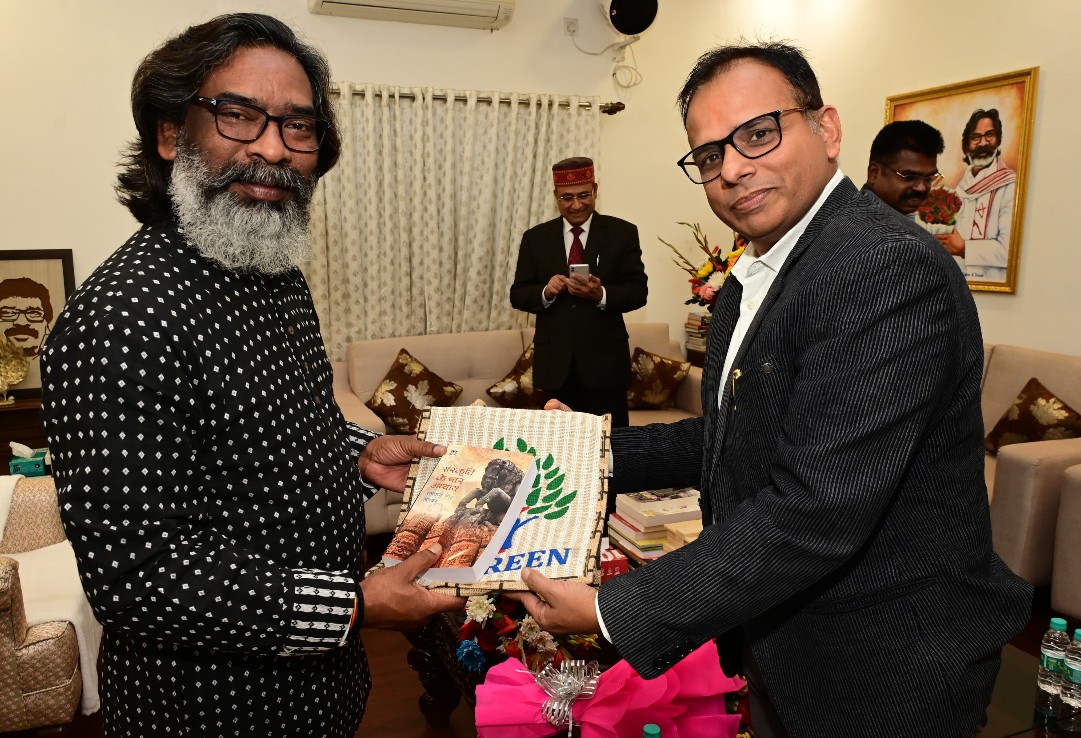 Many officials met Hemant Soren Many officials met Hemant Soren