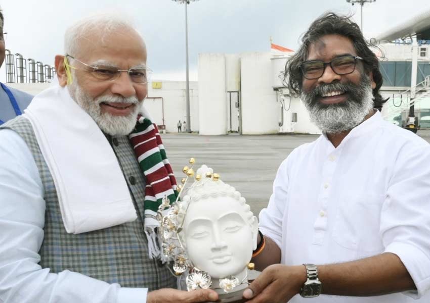 PM Modi congratulated Hemant Soren