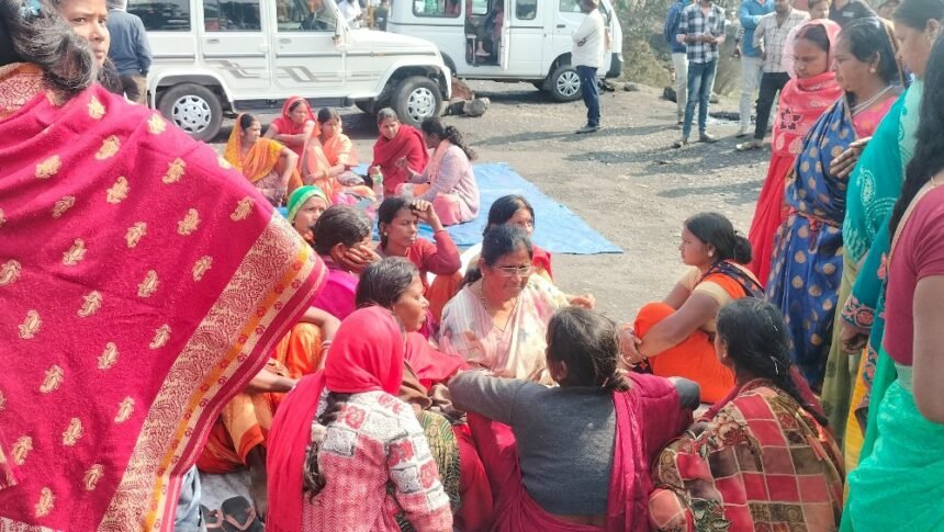 Trailer Overturned in Hazaribagh