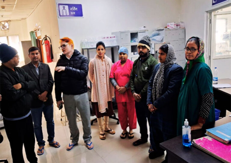 अस्पताल में अचानक लगी आग, दो GNM ने 8 बच्चों की बचाई जिंदगी, फिर… अस्पताल में अचानक लगी आग, दो GNM ने 8 बच्चों की बचाई जिंदगी, फिर…