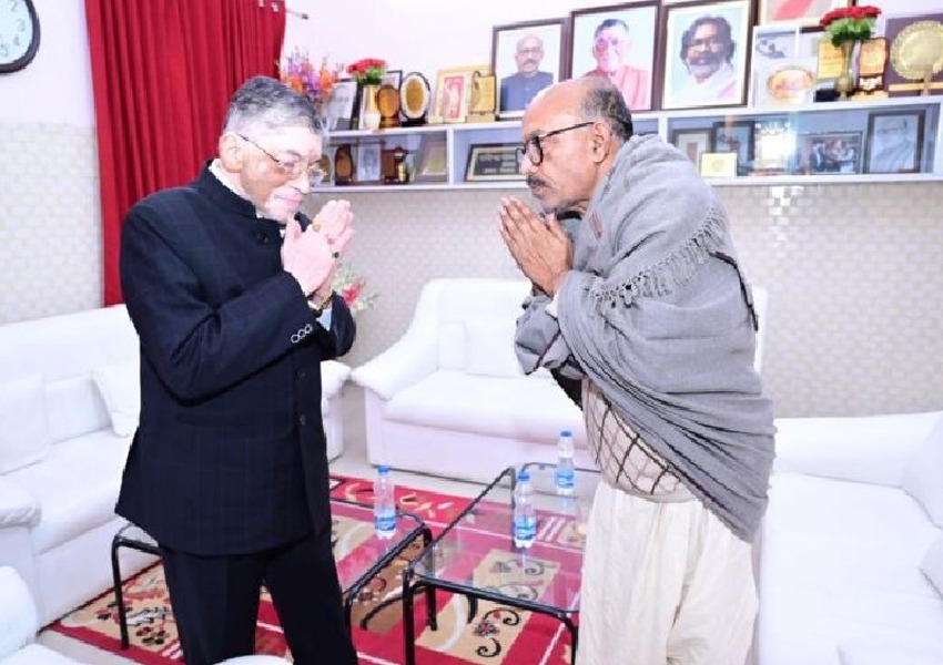 Governor reached Rabindra Nath Mahato's residence