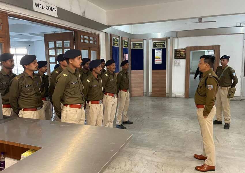 SP Ajay Kumar Met the newly appointed Watchmen - News Aroma SP Ajay Kumar Met the newly appointed Watchmen