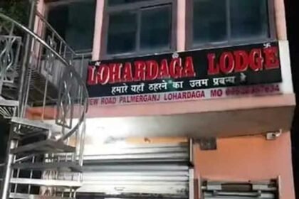 Dead-Body-found-in-Lodge