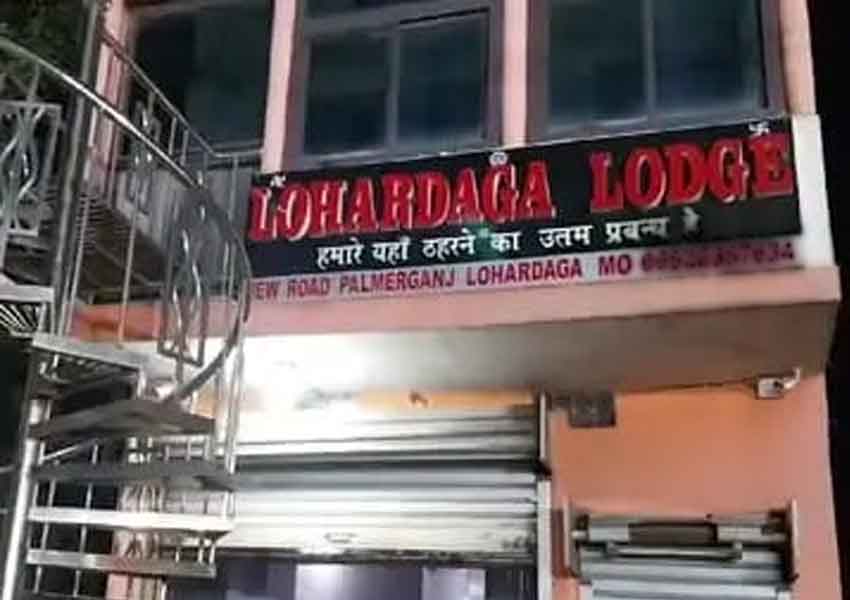 Dead-Body-found-in-Lodge