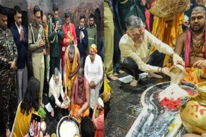 Governor-Worship-in-Baba-Vaidyanath--Temple