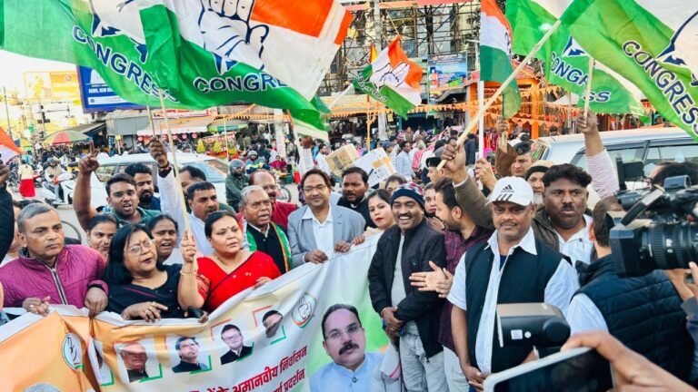 कांग्रेस ने निकाला विरोध मार्च कांग्रेस ने निकाला विरोध मार्च