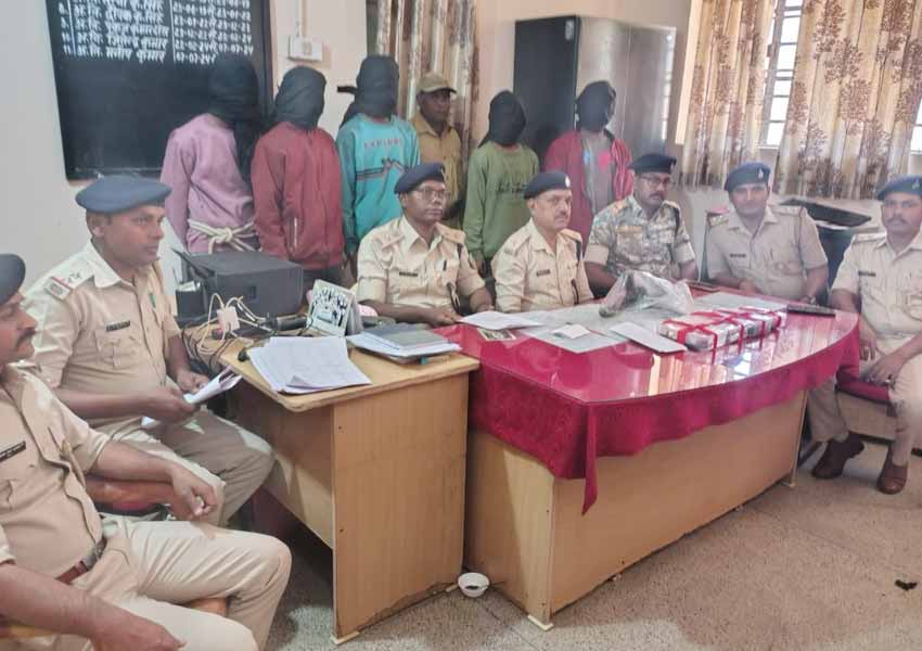 khunti-plfi-arrested-in-police