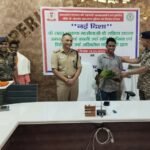 Two Naxalites of CPI Maoist surrendered before the police in Latehar