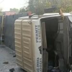 A trailer loaded with gas cylinders overturned in Jamshedpur