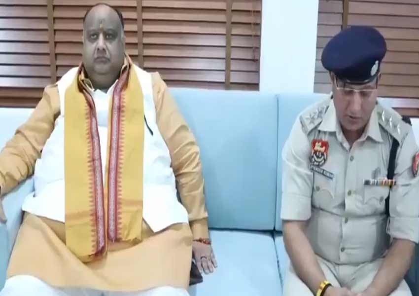 BJP leader Manish Singla apologized to DSP, video went viral on social media