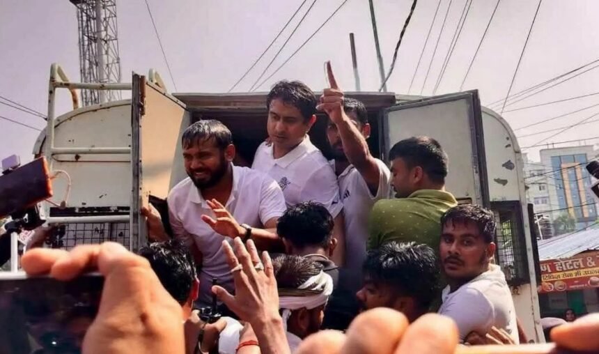 Police stopped Congress leaders who were going to surround CM House in Bihar, clashes broke out